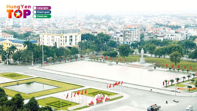 Quang-truong-hung-yen-thoang-dang-va-binh-yen-giua-long-thanh-pho-hungyentoplist
