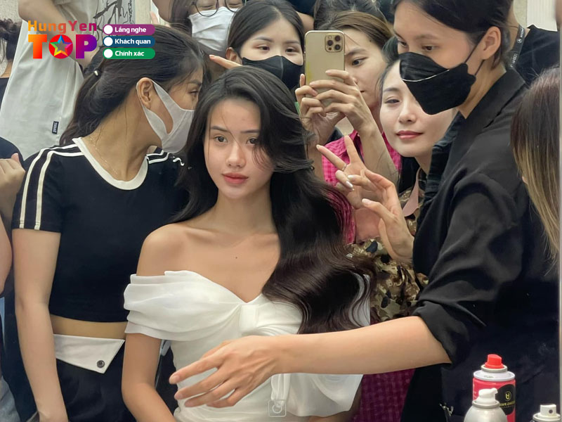 Huyen-lade-makeup-academy-hungyentoplist
