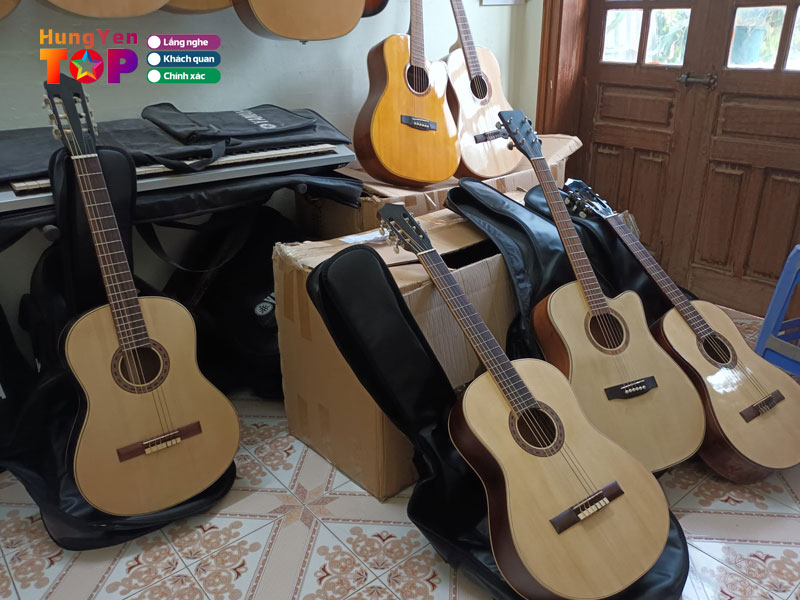 Cua-hang-guitar-sinh-vien1-hungyentoplist