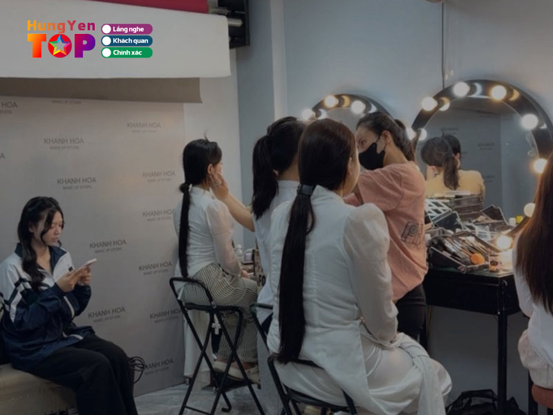 Khanh-hoa-make-up-store-hungyentoplist
